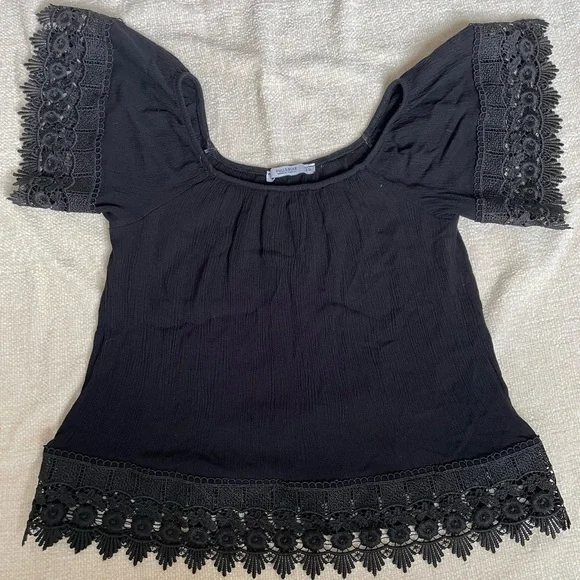 Pull and Bear women’s black blouse size s beautiful lace detail - Picture 2 of 13